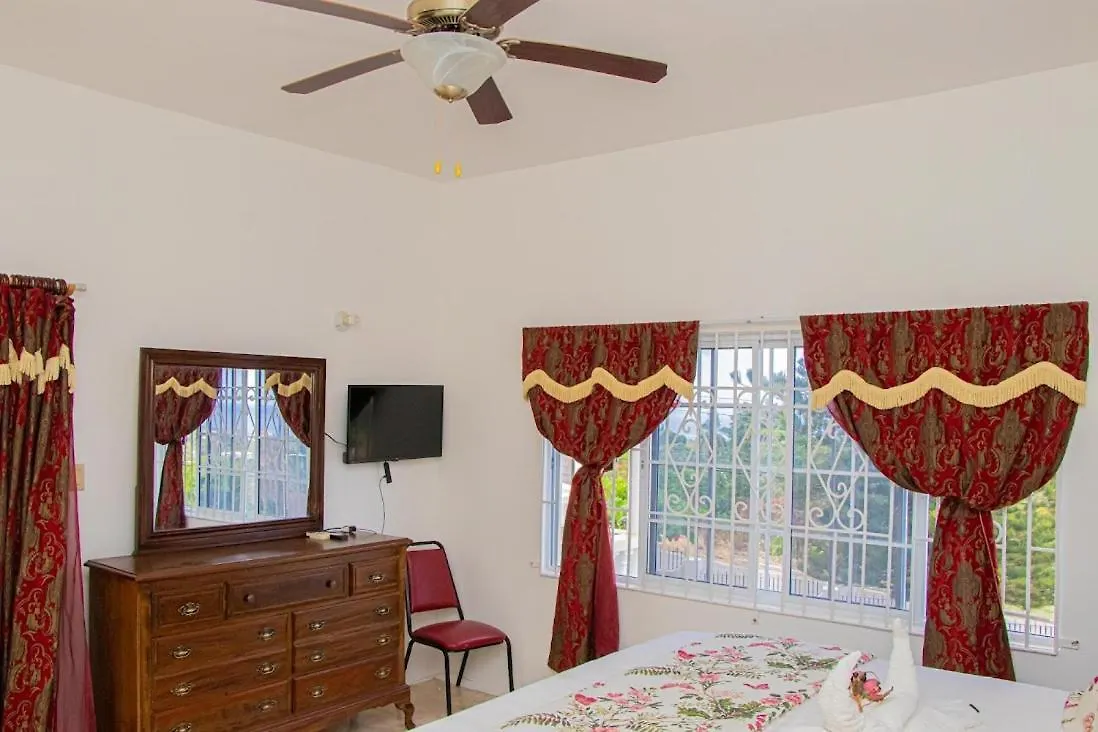 Chateau De La Rose Montego Bay 0*,  Jamajka