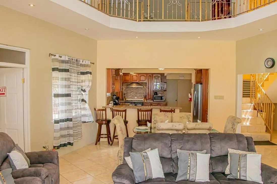 Chateau De La Rose Montego Bay 0*,